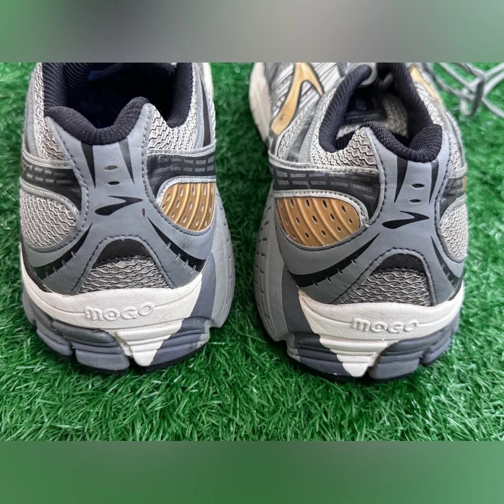 Brooks Men’s‎ Gray and Gold Athletic Shoes Size 12